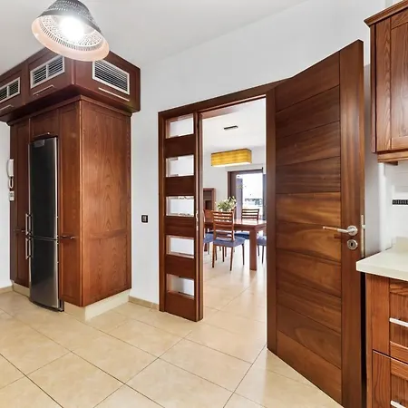 Home2book Luxury Playa Honda, Private Pool Vila