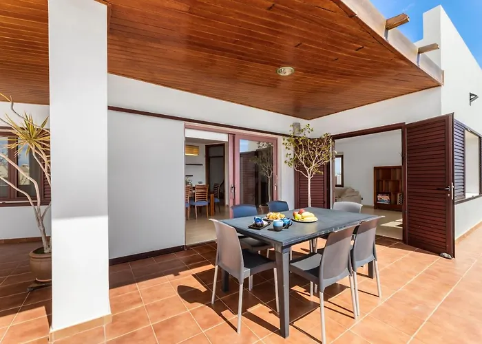 Home2book Luxury Playa Honda, Private Pool Vila Playa Honda (Lanzarote)